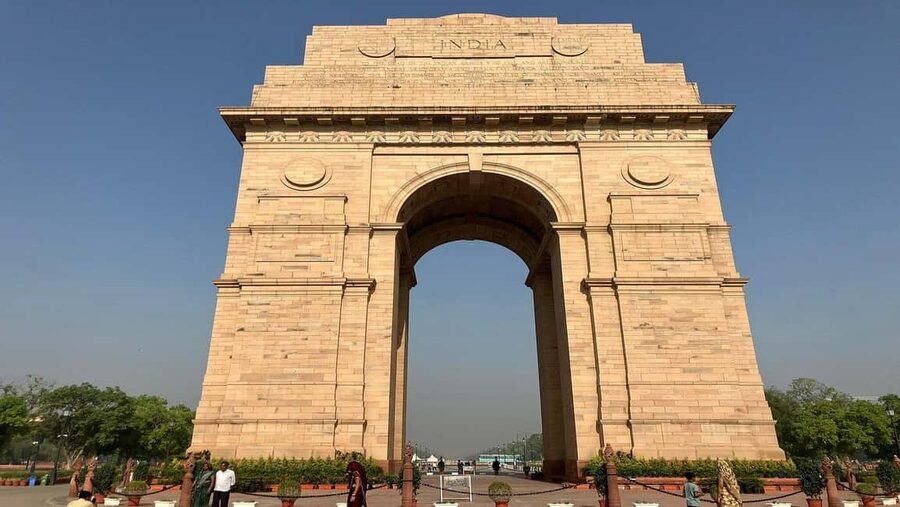 Delhi: Private Old and New Delhi Day Trip with Local Guide - Key things to know before you go