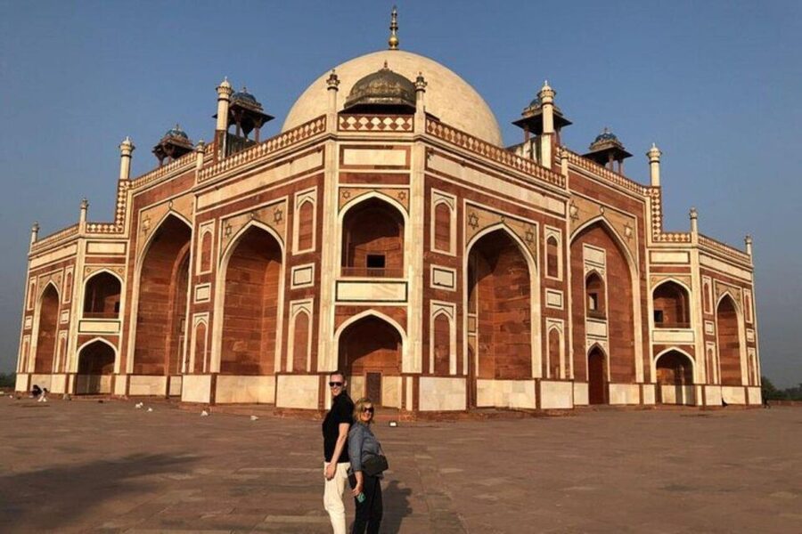 Delhi: Private Old and New Delhi Day Trip with Local Guide - Morning Pickup and the Red Fort Start Without the Headaches