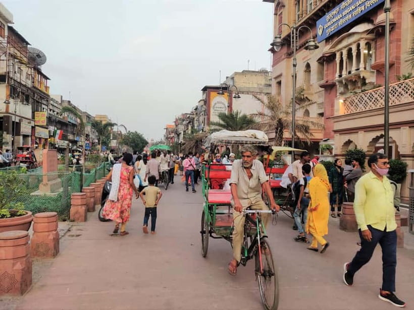 Delhi: Private Old & New Delhi Guided City Tour with Options - Lunch and the Pace: How the Day Stays Enjoyable