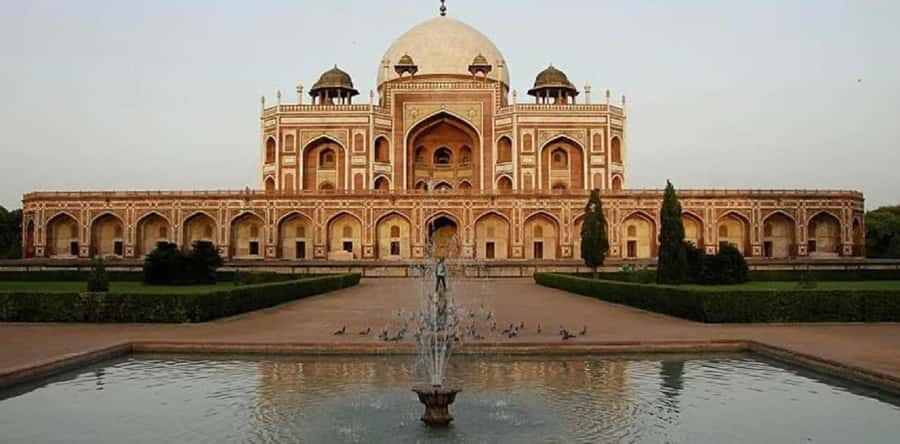 Delhi:Private Old & New Delhi Tour.Full &Half Day By Ac Car - From pickup to Red Fort: the day’s easy structure