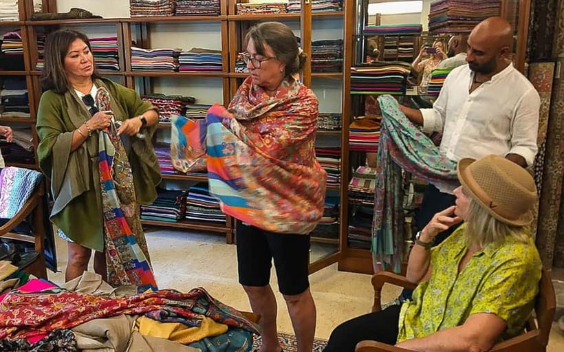 Delhi: Private Shopping Tour with a Local Guide and Transfer - Price and Value: What $8 Per Person Really Means Here