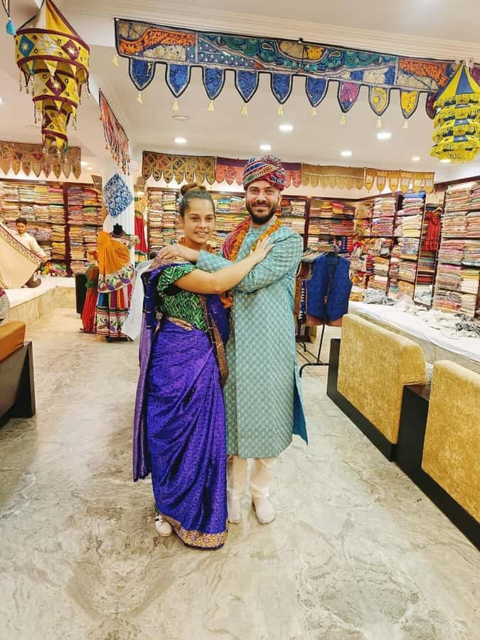 Delhi: Private Shopping Tour with Guide and Transfer - How a private Delhi shopping tour keeps markets from feeling random