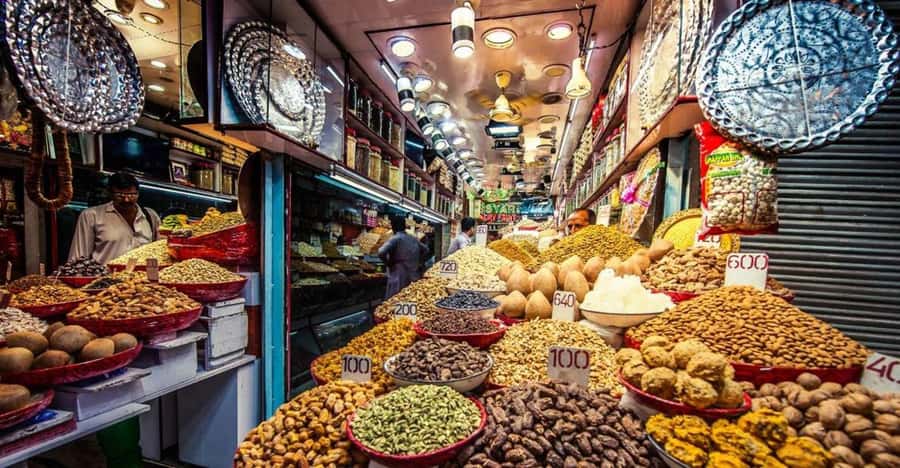 Delhi: Private Shopping Tour with Guide and Transfer - Khari Baoli: the spice market that changes how you shop for tea and food gifts