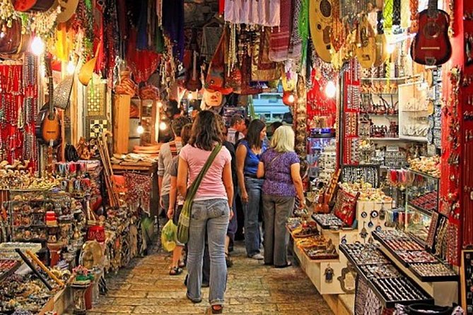 Delhi Private Shopping Tour with transfers - A private 4-hour shopping sprint with transfers that actually helps