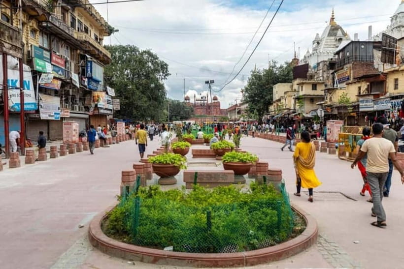 Delhi: Private Tour of Old and New Delhi with Hotel Pickup - Red Fort, Raj Ghat, India Gate, and presidential landmarks