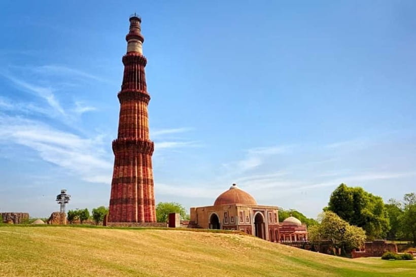 Delhi: Qutub Minar UNESCO World Heritage Site Walking Tour - The Quwwat-ul-Islam Mosque: where architectural stories overlap