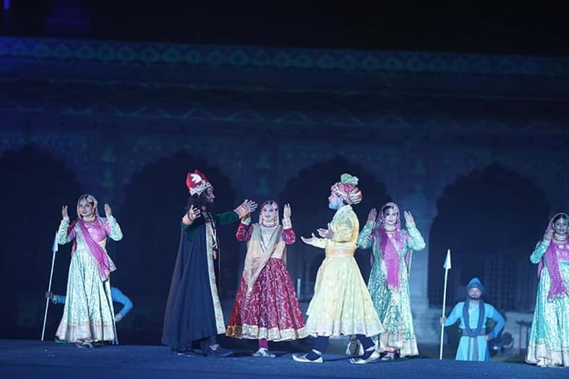 Delhi: Red Fort 2 Hour Light & Sound Show with Private Guide - The Main Event: 2 Hours of Narration, 3D Projection, and Sound Effects