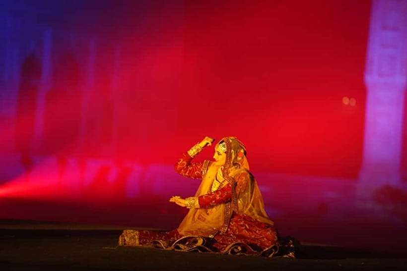 Delhi: Red Fort Light and Sound Show Guided Tour - Red Fort at Night: Why This Light Show Works
