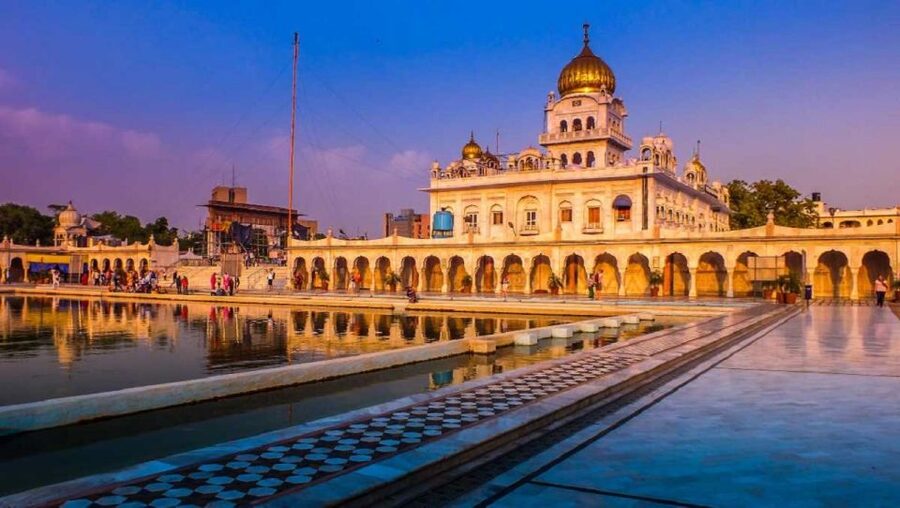 Delhi's Temples and Spiritual Sites Day Tour - Private AC Car and a Live Guide: The Real Value in the Logistics