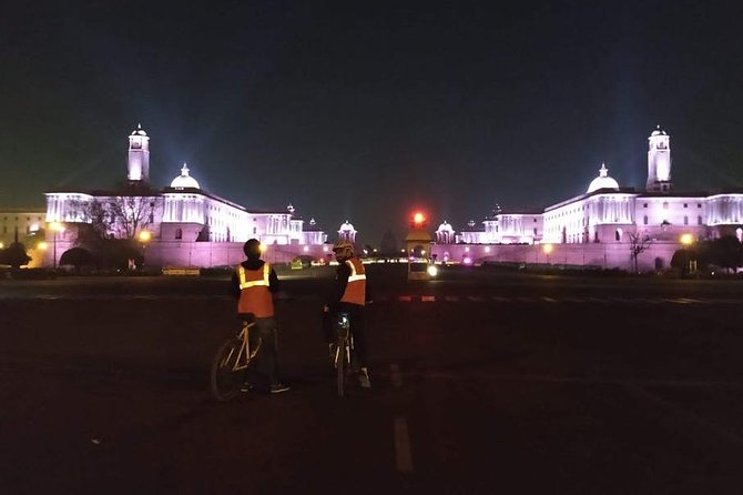Delhi Starry Night Cycling Tour - Delhi at 9 pm: why cycling beats cars