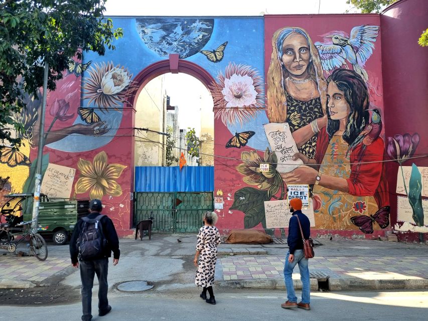 Delhi Street Art Tour: Explore the Murals & Visit a Stepwell - Where the Street Art Story Starts: Lodhi on Foot