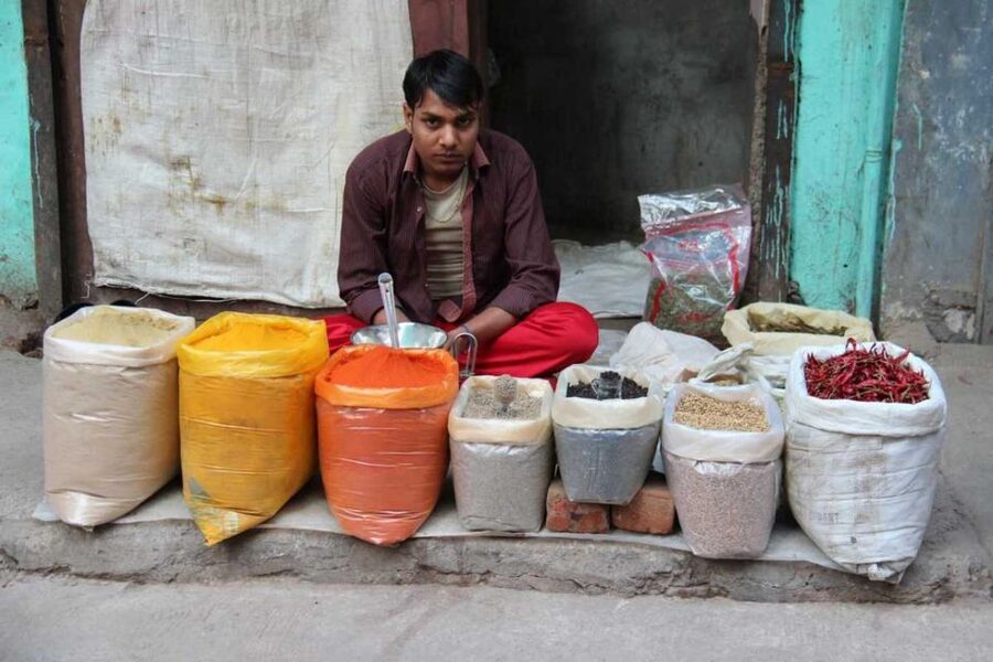 Delhi: Street Food Walking Tour of Old Delhi with Tastings - Gali Batashan Chaat Lane: The Snack That Balances Sweet, Heat, and Crunch