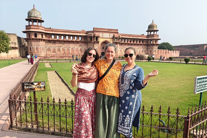 Delhi: Taj Mahal Agra Fort & Baby Taj Tour by Car with Fast Entry - Agra Fort: Red Sandstone, Palaces, and Mosques in One Big Complex