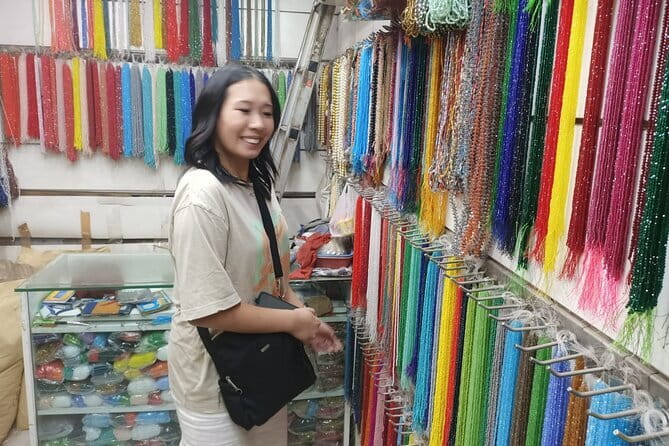 Delhi Textile & Handicraft Tour: Artisan Workshops Experience - Gole Market Carpets and Pashmina Studio: Loom Craft and Silk Blends