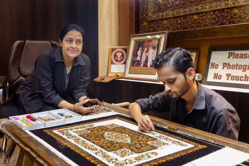 Delhi: Textile Trail Tour with Artisan Interaction - Pickup points and getting around without losing your mind