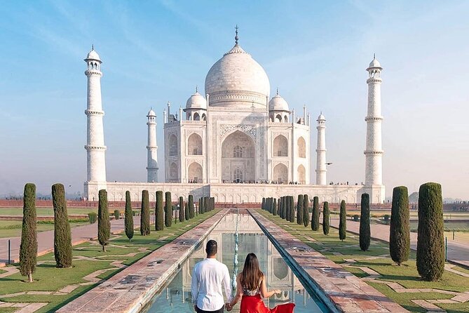 Delhi To Agra Private Transfer - Airport meet and greet: how pickup is supposed to feel