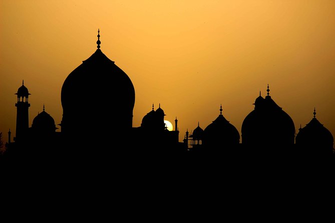 Delhi to Taj Mahal Tour By Private Air Conditioning Car - Taj Mahal with a guide: what to look for in your 2-hour window