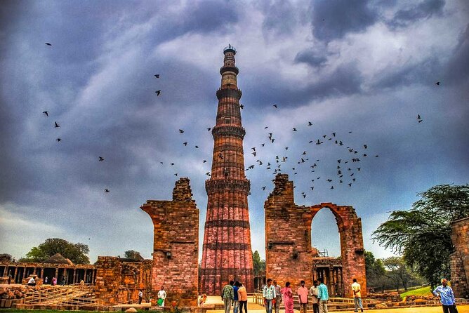 Delhi Tour with Tuk Tuk Rikshaw Experience - Red Fort from outside: a photo stop with a reason