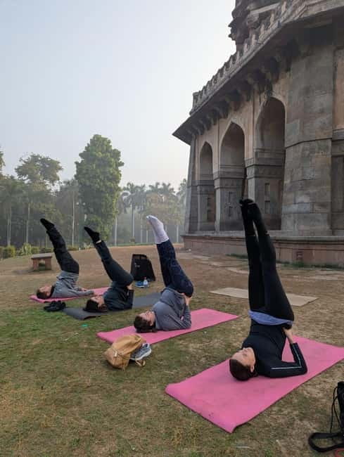 Delhi: Yoga in Lodhi Garden - Your 60 minutes: breathing first, then postures, then meditation