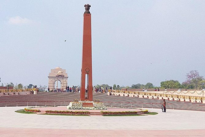 Discover Delhi's Cultural Heritage in a Day with Food Tasting - Red Fort in Old Delhi: 33 meters of Mughal power