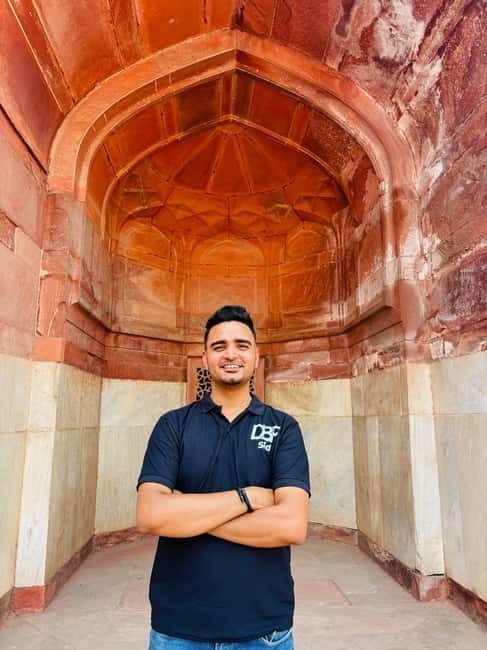 Discover Old & New Delhi: Private Tour with Street Food - Sikhs, Mughal Power, and the Calm of Gurudwara Bangla Sahib