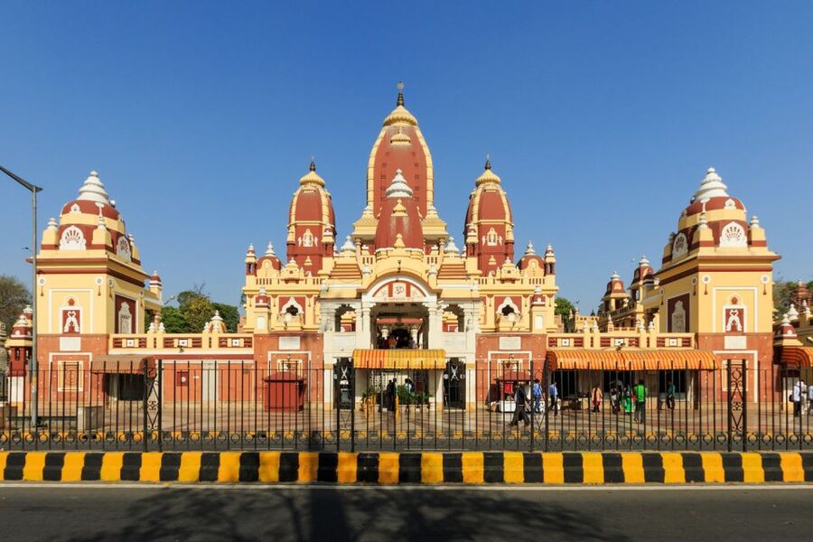 Divine Delhi: Explore Indian Faiths on a Cultural Tour - Sri Digambar Jain Lal Mandir: Old Delhi Context and the Birds Hospital Detail