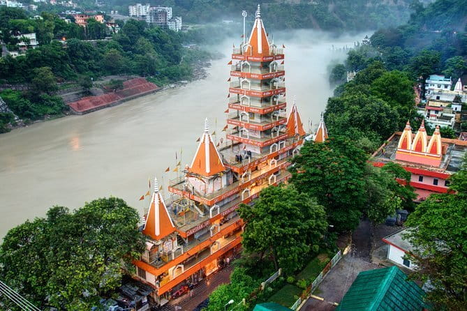 Divine Ganga Aarti in Haridwar and Rishikesh Tour - Mansa Devi Temple and Chandi Devi Temple: hilltop views, temple energy