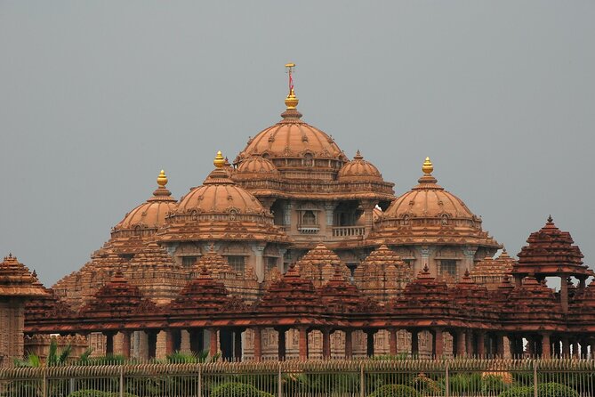 Divine Temples Tour in Delhi - Stop 1: Birla Mandir (Lakshmi Narayan) and the math of devotional architecture