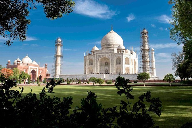 Enchanting Taj Mahal Same Day Tour by Gatiman Train From Delhi - Morning logistics: pickup, train boarding, and breakfast