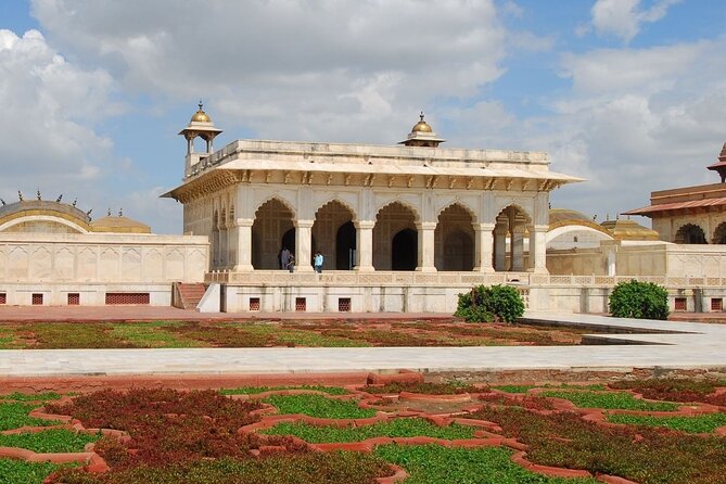 Enchanting Taj Mahal Same Day Tour by Gatiman Train From Delhi - Taj Mahal visit: long enough to see it, guided enough to understand it