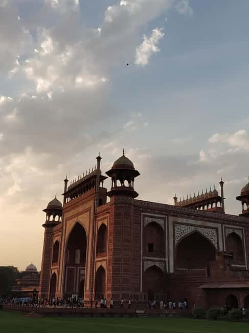 Evening tour of Agra city with Sunset Taj Mahal & Agra Fort - Price and value: is $27 per person worth it?