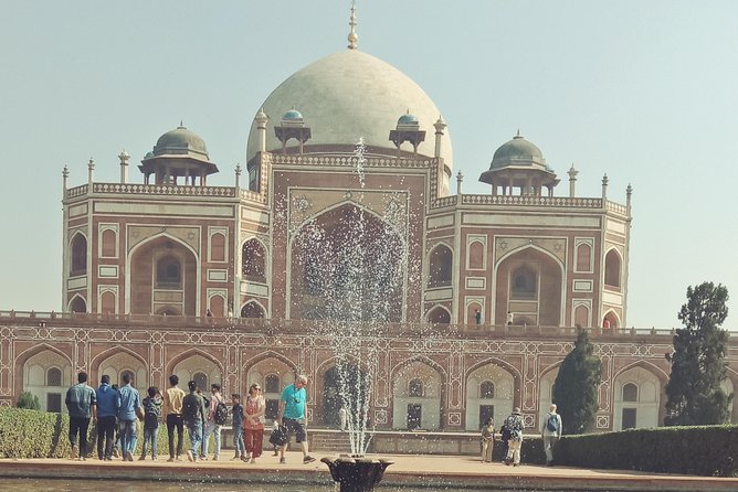 Exceptional Golden Triangle Tour 3 Nights 4 Days - Day 2 Delhi landmarks: Qutub Minar again, then India Gate and Jama Masjid