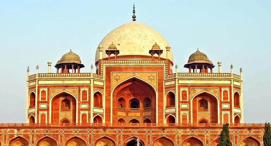 Explore Chandni Chowk: Old Delhi Private Tuk Tuk & Food Tour - Red Fort: where you get options without losing time