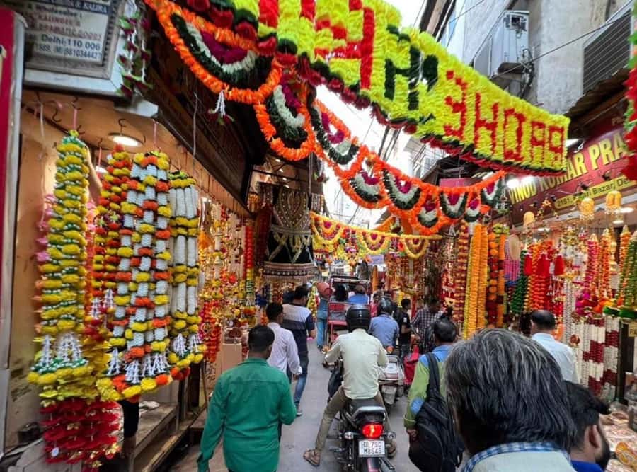 Explore Chandni Chowk: Old Delhi Private Tuk Tuk & Food Tour - Who this Old Delhi tuk-tuk & food tour suits best
