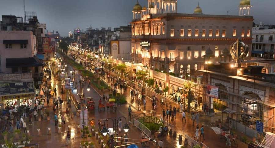 Explore Chandni Chowk: Old Delhi Private Tuk Tuk & Food Tour - Should you book this tour?