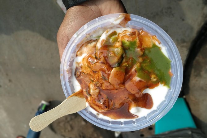 Food Tour to Old Delhi with a Local - Stop 1: Pasar Chandni Chowk for Dahi Bhalla comfort