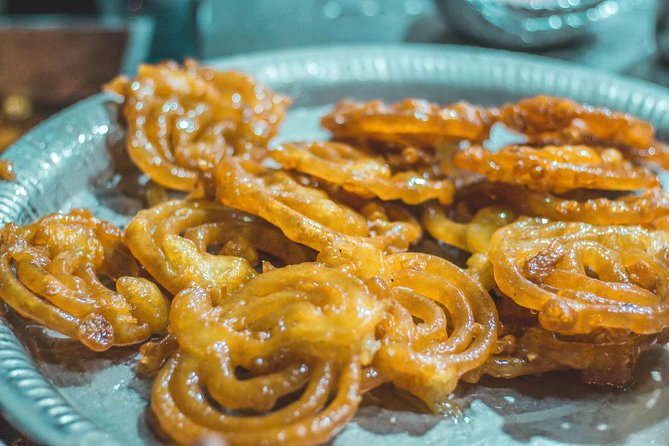 Food Walk tour of Old & New Delhi with a local guide - Guide, Group Size, and What the Small Cap Really Changes