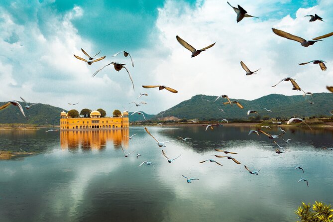 Four Days Private Luxury Delhi Agra & Jaipur Golden Triangle tour - Day 1 (Arrival in Delhi): Airport Meet-Up and Overnight Ease