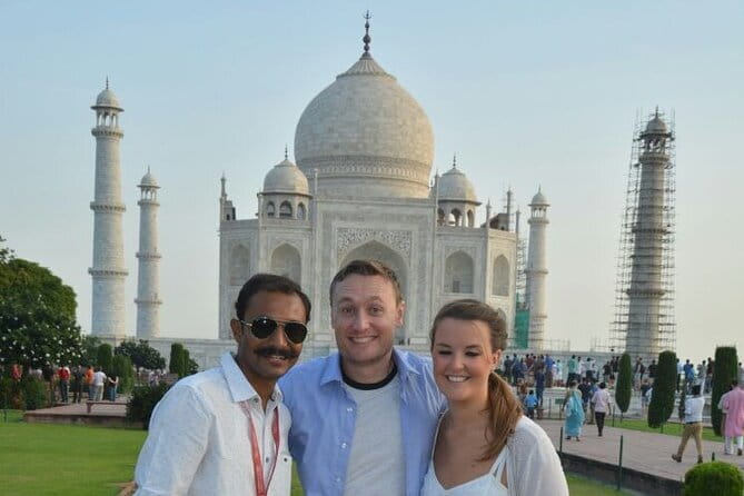 From Delhi- 2 Day Private Agra and Jaipur Tour - Guides and drivers: the human part that makes or breaks the day