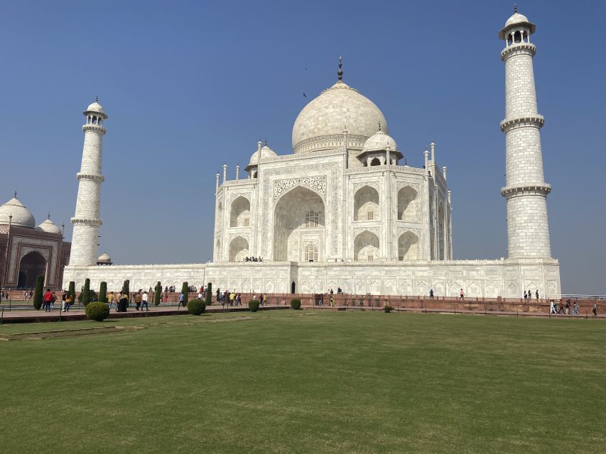 From Delhi: 2 Days Taj Mahal & Agra Tour With Fatehpur Sikri - Day 2: dawn at the Taj Mahal, then Fatehpur Sikri