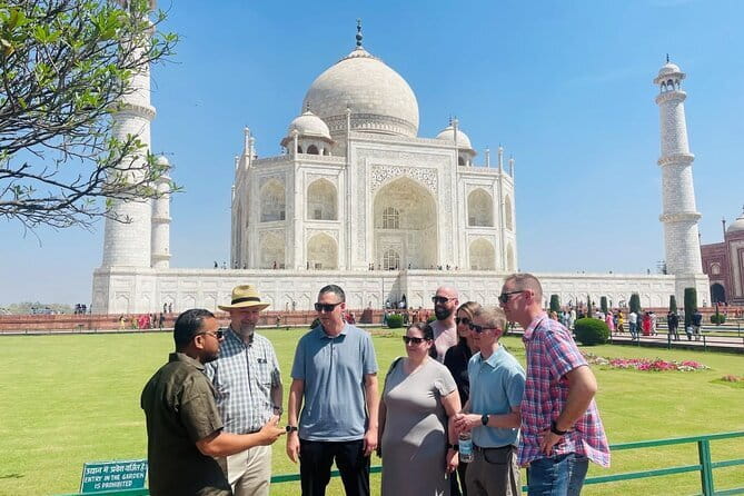 From Delhi : 3 Day Private Luxury Golden Triangle Tour By Car - Day 3 in Jaipur: Jal Mahal photos, City Palace, Jantar Mantar, and Hawa Mahal