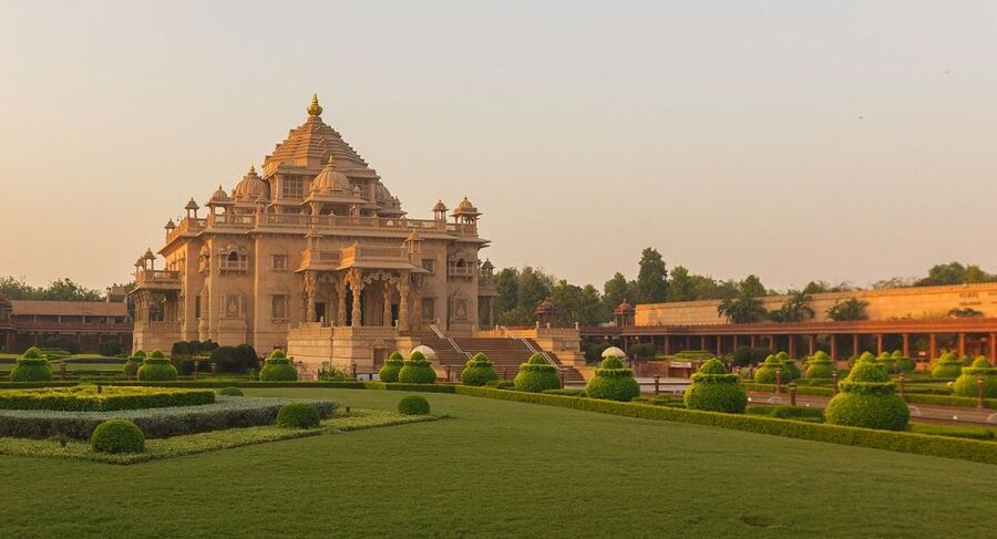 From Delhi: 3-Days Private Golden Triangle Tour with Hotel - Day 3 in Jaipur: Amber Fort, Hawa Mahal, Jal Mahal, City Palace, and Jantar Mantar