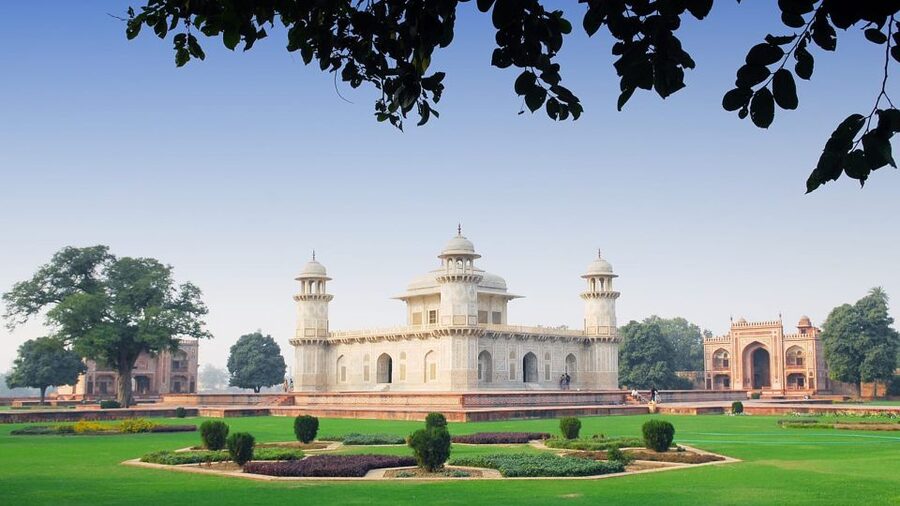 From Delhi: 6 Day GoldenTriangle Tour with Varanasi ByFlight - Ganga mornings and Ganga Aarti nights: where the tour becomes an experience