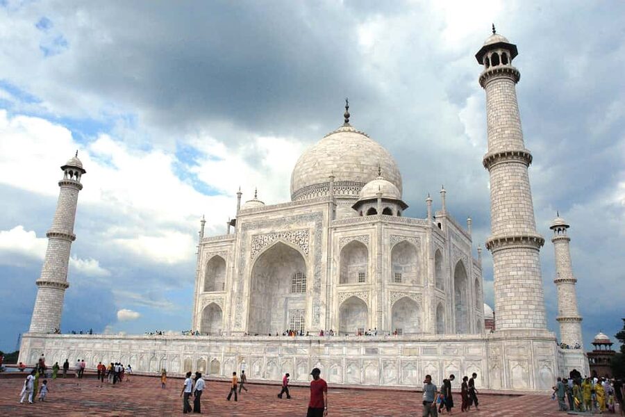 From Delhi: 8-Day Golden Triangle Jodhpur Udaipur Tour - Delhi Sightseeing: Jama Masjid, Raj Ghat, Qutub Minar, and the Lotus Temple