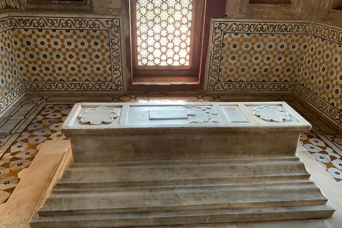 From Delhi: Agra Overnight With Fatehpur Sikri All Inclusive - Price and Value: Is $409 Fair for This Package?