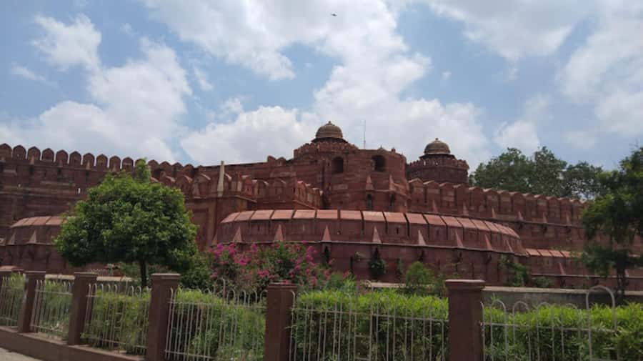 From Delhi: Agra Private Tour with Fast Entry to Taj mahal - Skip-the-Line Entry With Pre-Purchased Tickets: What You’re Really Paying For