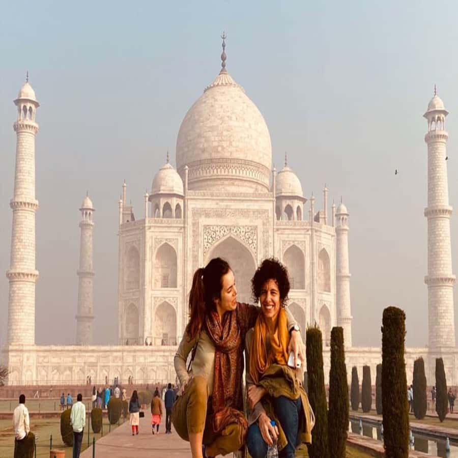 From Delhi: Agra Private Tour with Fast Entry to Taj mahal - Mehtab Bagh as an Optional Add-On: A Different Taj View
