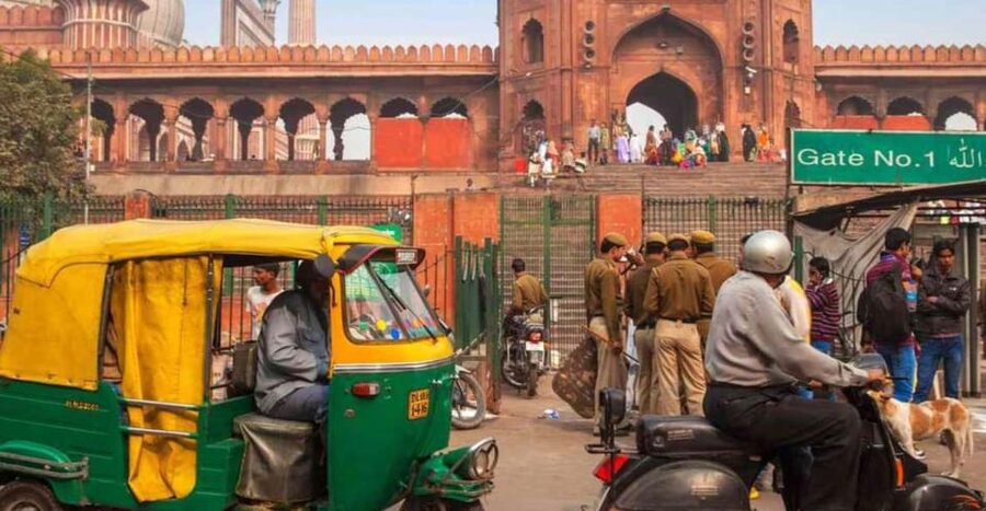 From Delhi Airport: Layover Guided Old & New Delhi Tour - New Delhi Landmarks: Lotus Temple and Humayun’s Tomb in Sequence