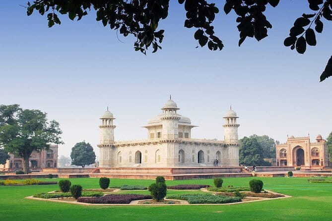 From Delhi: All-Inclusive Taj Mahal and Agra City Tour By Car - Taj Mahal in Soft Light: What a Timed Visit Buys You