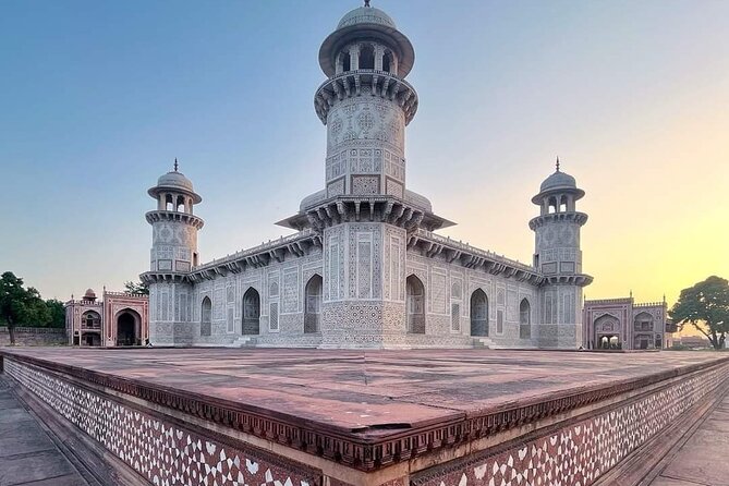 From Delhi :- Full Day Taj Mahal And Agra Fort Tour With 5<em> Lunch – What I Like Most: Guide Time + Smooth Logistics’ /><br />
I love the <strong>dawn timing</strong>. It means cooler air, better light for photos, and a calmer start before the biggest daytime crowds. I also like that you get a <strong>live tour guide</strong> and a built-in break at a nearby 5-star hotel for breakfast (at <strong>DoubleTree by Hilton Hotel Agra</strong>) if you choose the option.</p>
<h2 id="one-catch-its-a-long-very-early-day">One Catch: It’s a Long, Very Early Day</h2>
<p><img width="669" height="446" decoding="async" src=